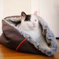 猫の寝袋型ベッド